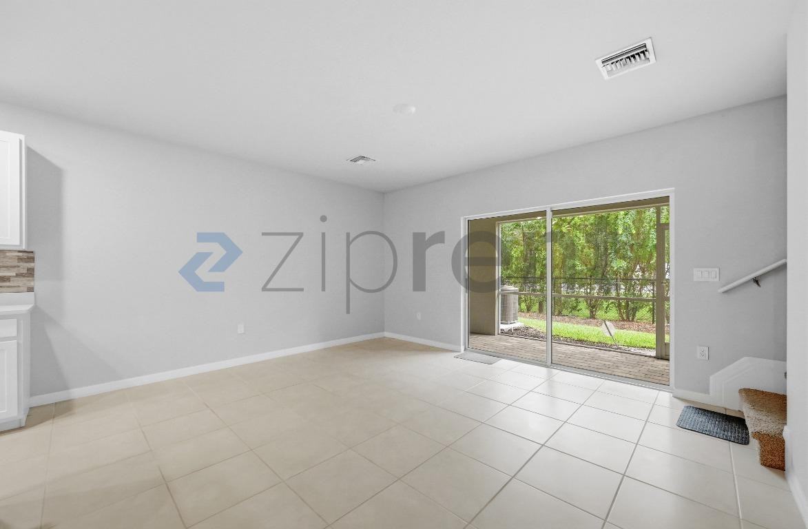15067 Wildflower Cir - Photo 4 of 22