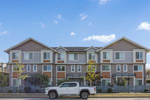 featured image of 14660 105a Ave #18