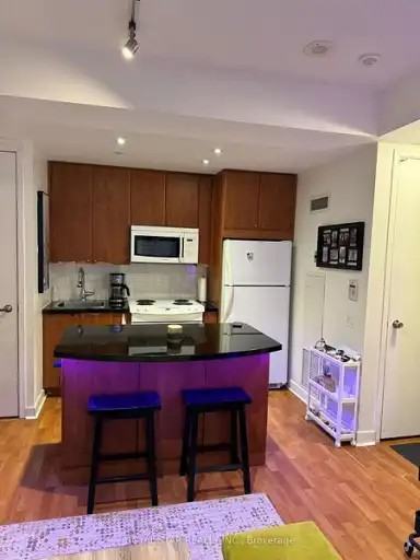 85 Bloor St W #706 - Photo 4 of 7