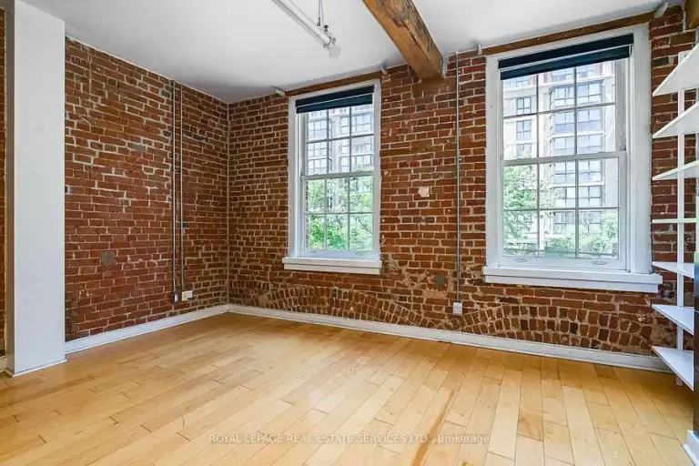 81A Front St E #210 - Photo 4 of 11