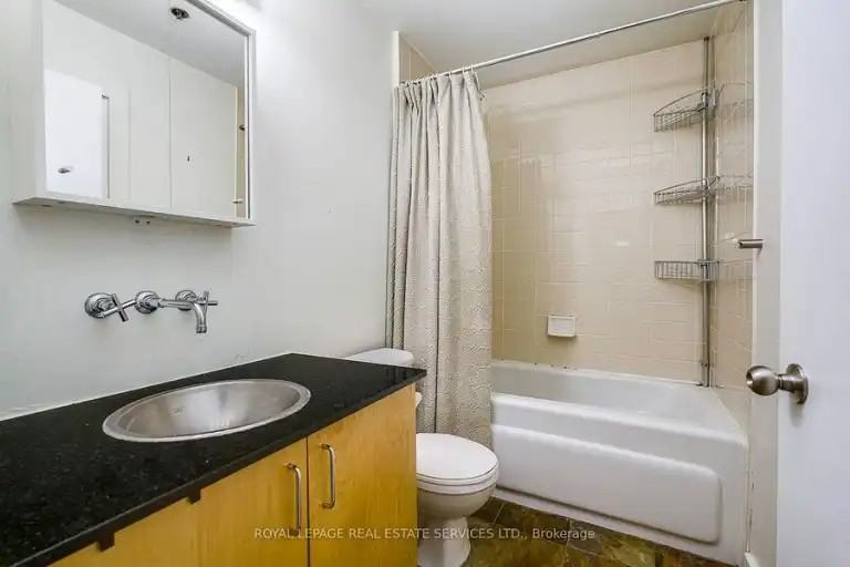 81A Front St E #210 - Photo 5 of 11
