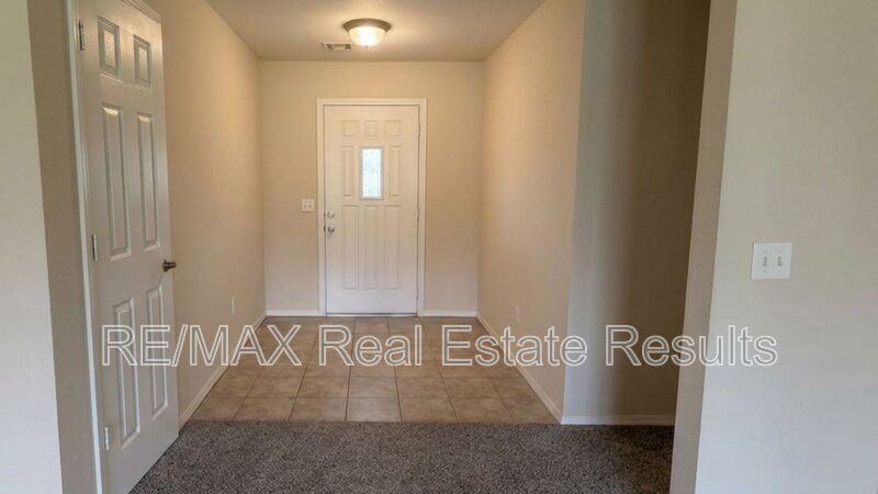 1912 Sw Fremont St - Photo 4 of 18