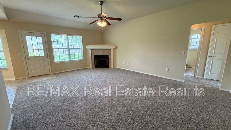 1912 Sw Fremont St - Photo 5 of 18