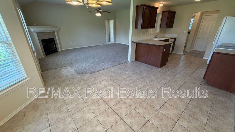 1912 Sw Fremont St - Photo 7 of 18