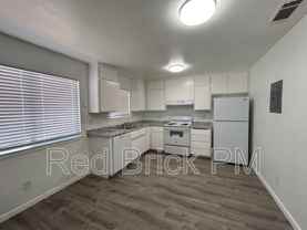 105 Kings Ave - Photo 1 of 1