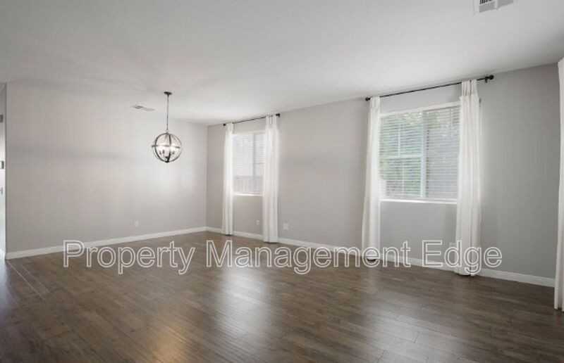 33916 Verbena Ave - Photo 5 of 26
