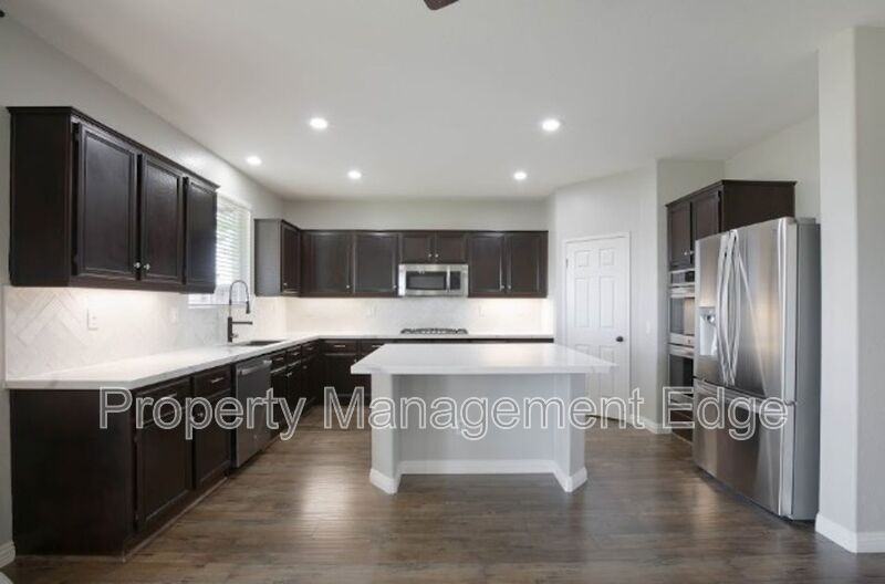 33916 Verbena Ave - Photo 7 of 26