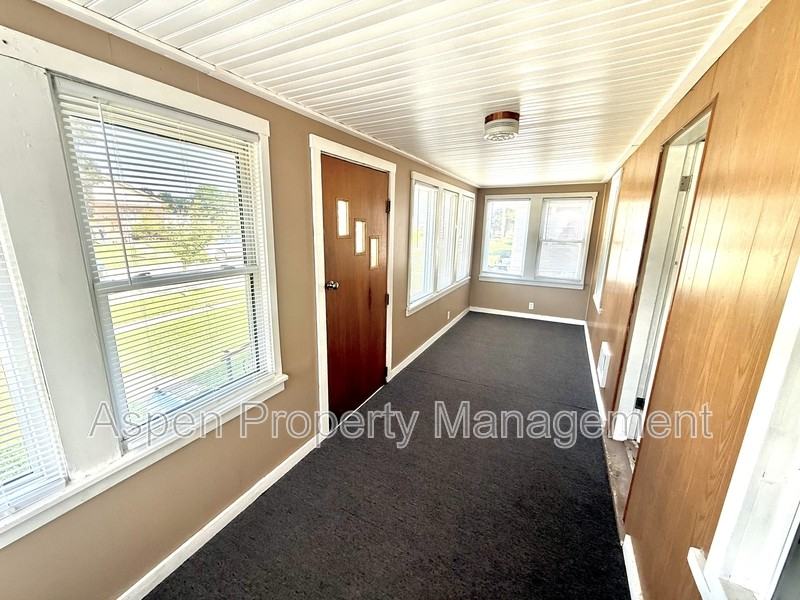 2110 S Central Ave - Photo 2 of 8