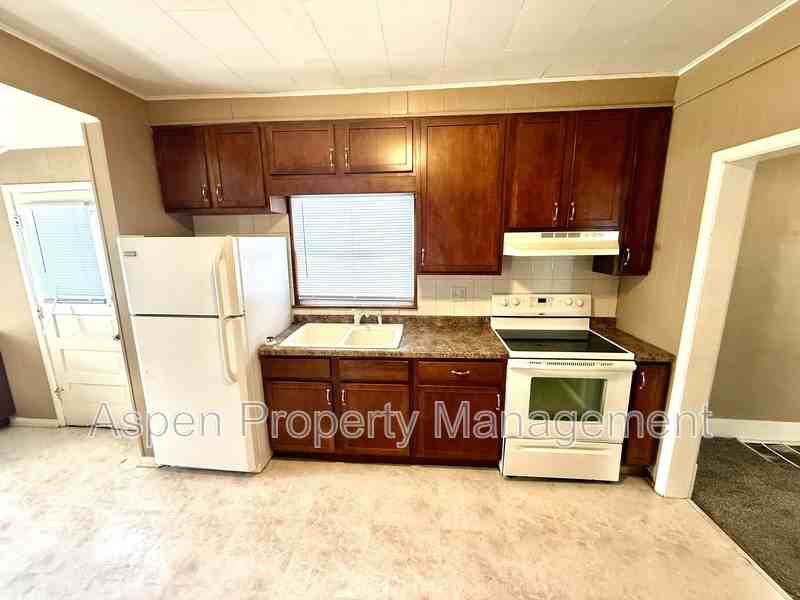 2110 S Central Ave - Photo 4 of 8