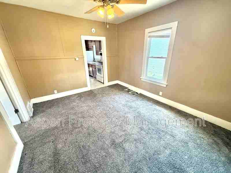 2110 S Central Ave - Photo 7 of 8