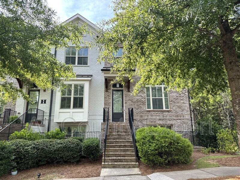 1529 Huntwood Ct - Photo 2 of 40