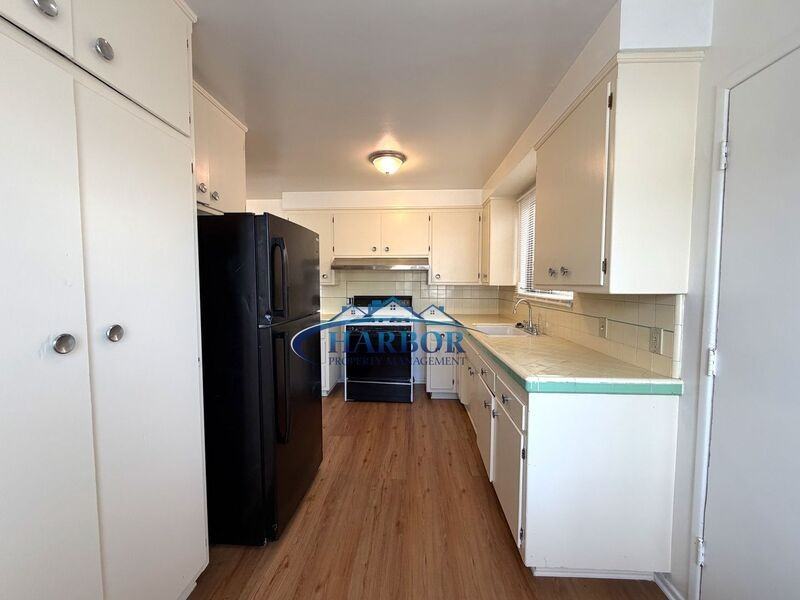 5642 Angeles Vista Blvd #2 - Photo 5 of 11