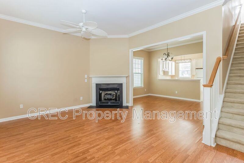 105 Barberry St - Photo 2 of 15