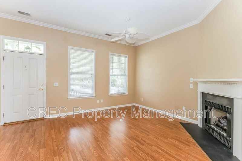 105 Barberry St - Photo 3 of 15