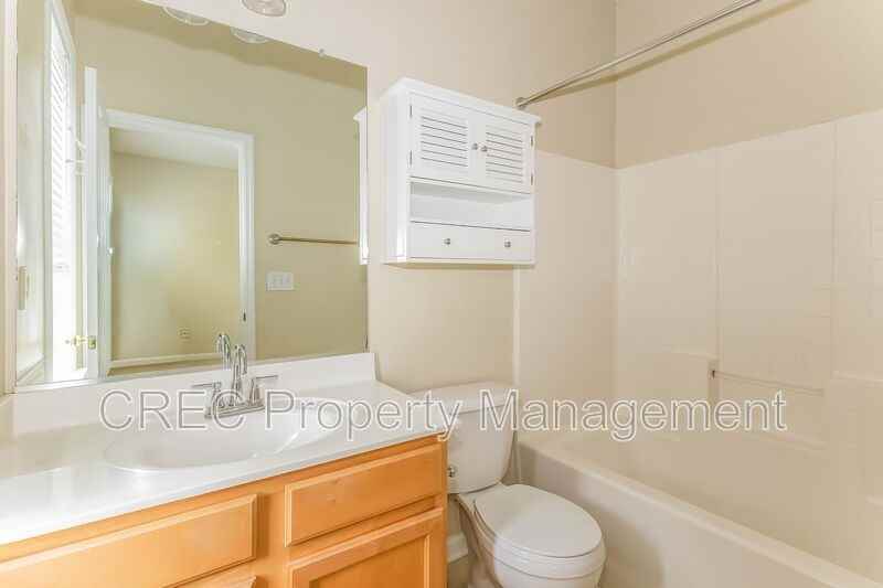 105 Barberry St - Photo 7 of 15