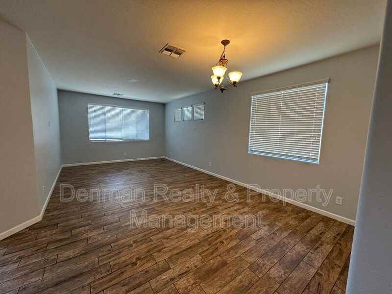 10397 W Foothill Dr - Photo 3 of 30