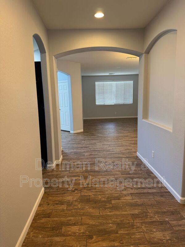 10397 W Foothill Dr - Photo 7 of 30