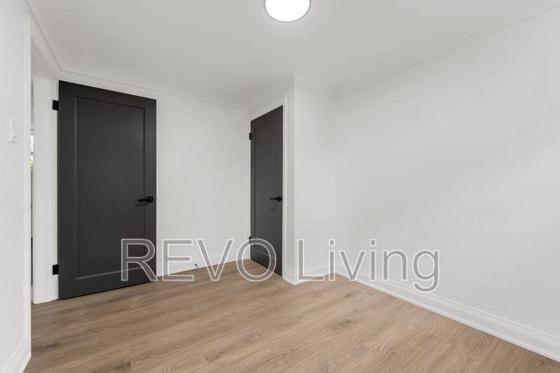 6911 Barker St #6 - Photo 5 of 19