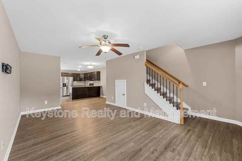 301 Landrum Pl #D - Photo 4 of 16