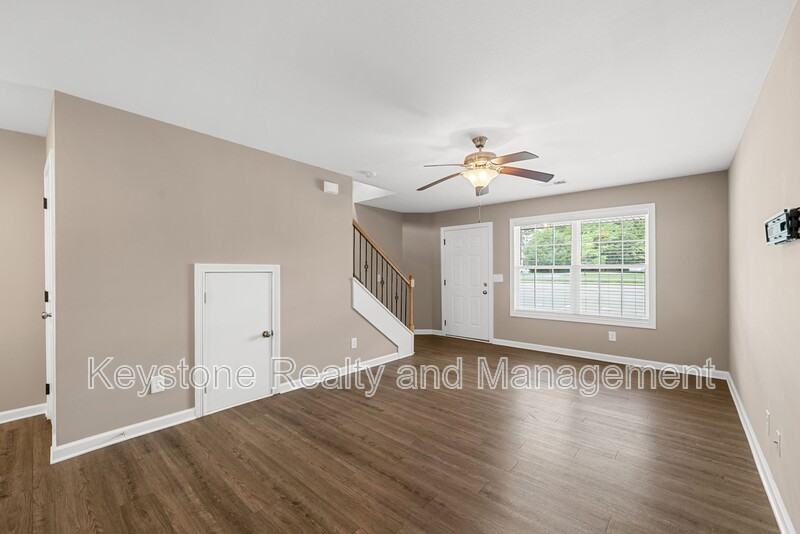 301 Landrum Pl #D - Photo 5 of 16