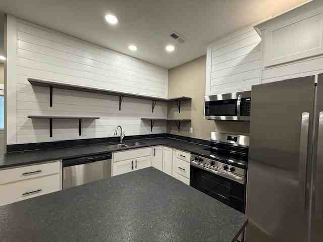 1959 Davis Creek Rd #4 - Photo 4 of 27