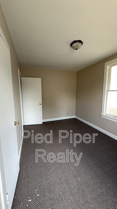 1265 S Galena Ave - Photo 2 of 15