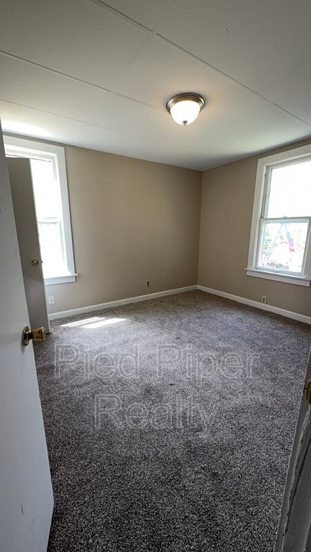 1265 S Galena Ave - Photo 4 of 15
