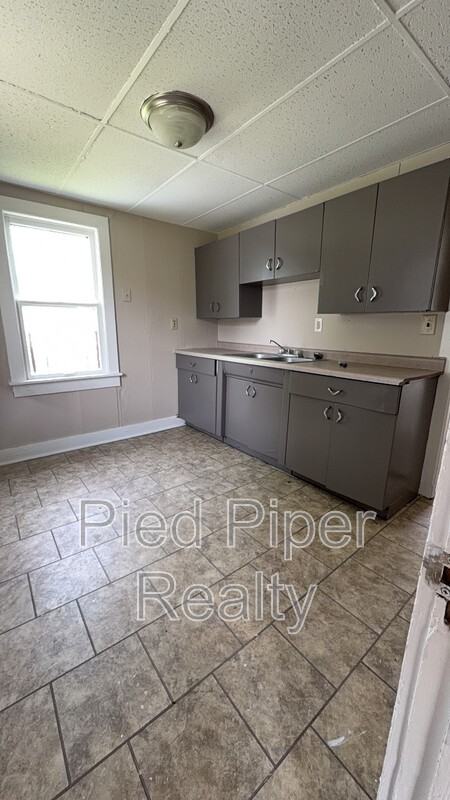 1265 S Galena Ave - Photo 7 of 15