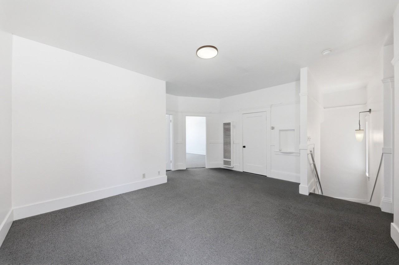320 Harriet St #2 - Photo 5 of 26