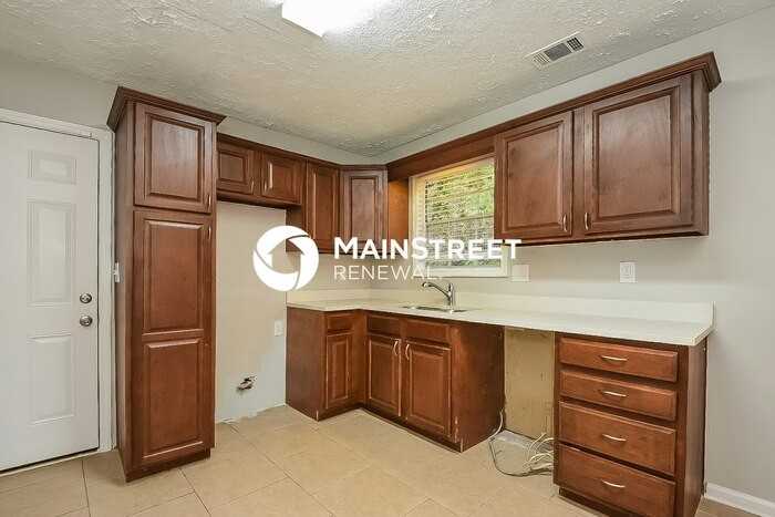 2568 Creek Ter - Photo 7 of 17