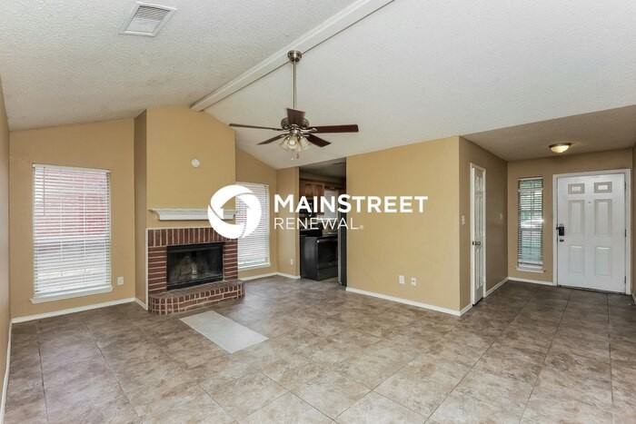 1207 Cardinal Oaks Dr - Photo 4 of 18