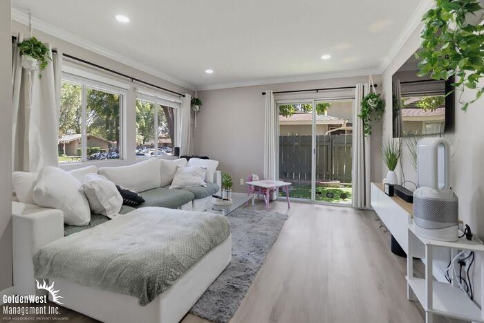 983 Amistad Pl #A - Photo 3 of 15