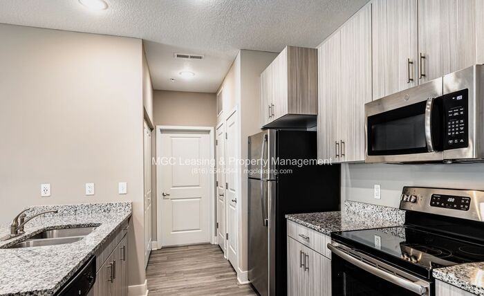5621 Ne 80th Ter #3D - Photo 2 of 17