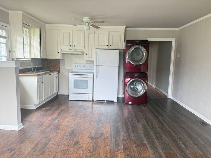 211 Robinwood Ave - Photo 4 of 18