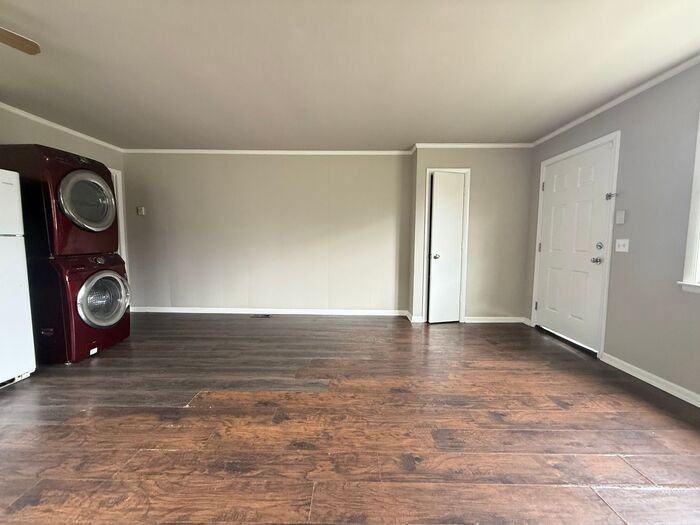211 Robinwood Ave - Photo 6 of 18