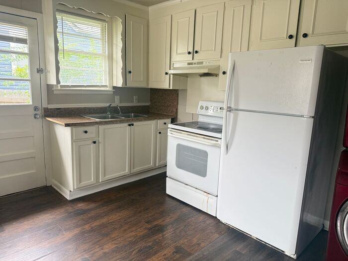 211 Robinwood Ave - Photo 7 of 18