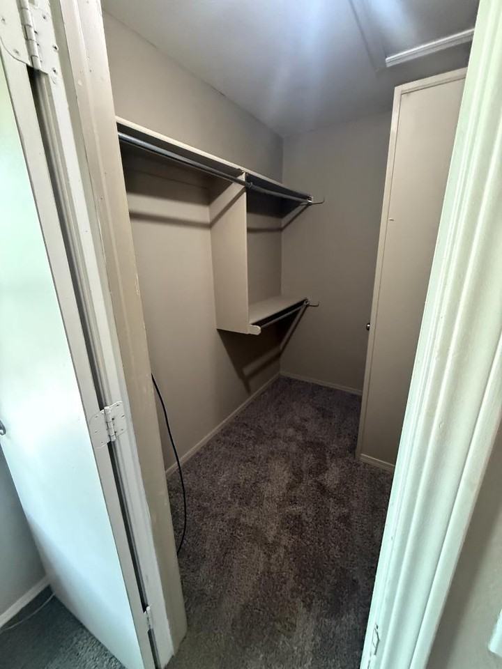 14117 SE 29th St - Photo 2 of 35