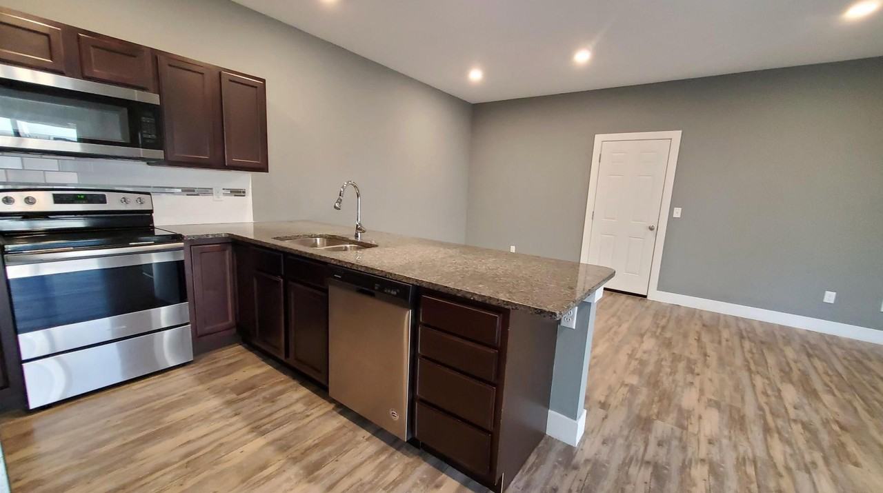 602 N Grandstone St - Photo 7 of 10