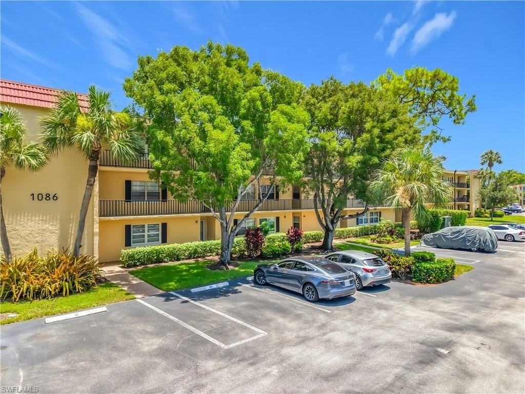 1086 Forest Lakes Dr #102