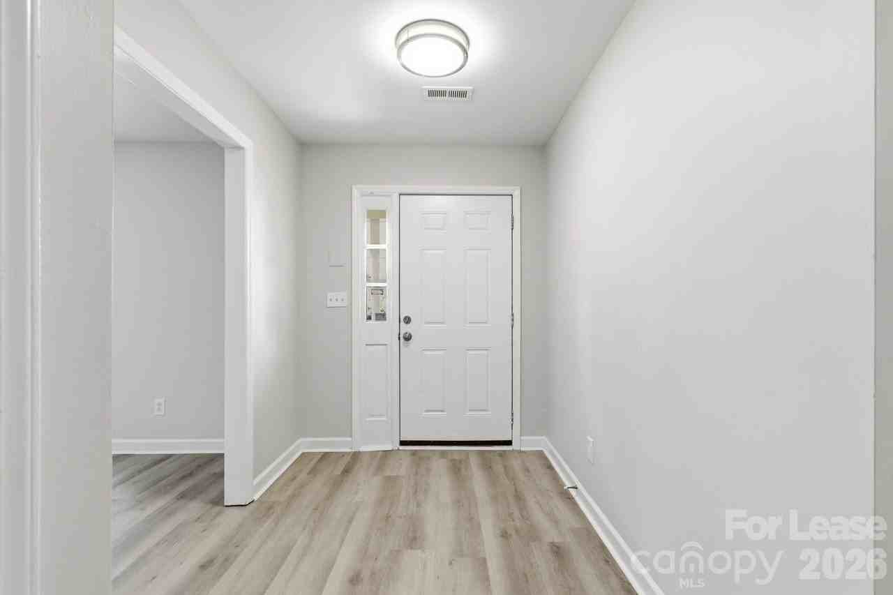 4609 Randolph Rd - Photo 6 of 32