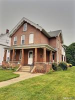 featured image of 290 Wakelee Ave #1stFL
