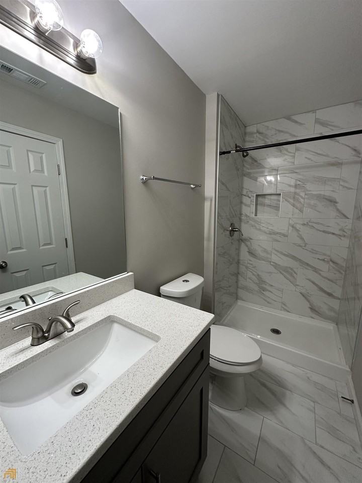 1858 Glen Echo Dr - Photo 6 of 10