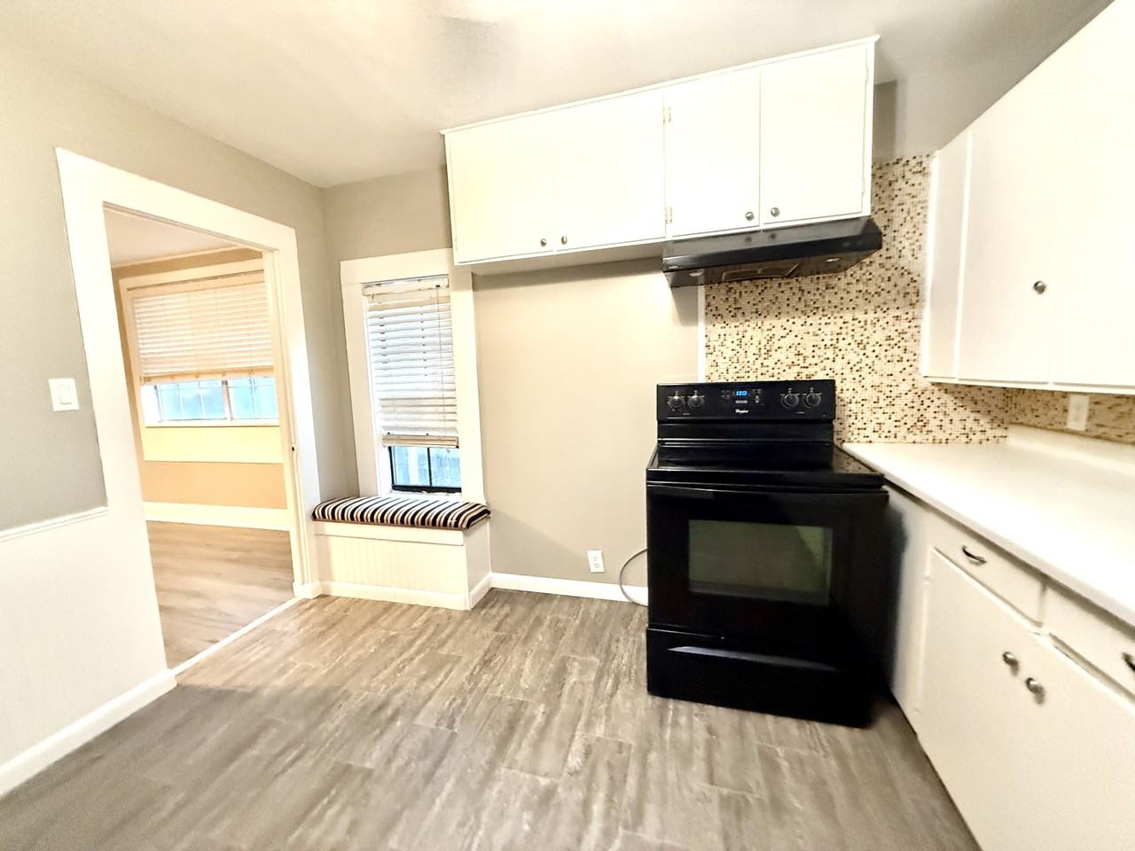 1010 C St Nw #1 - Photo 3 of 32