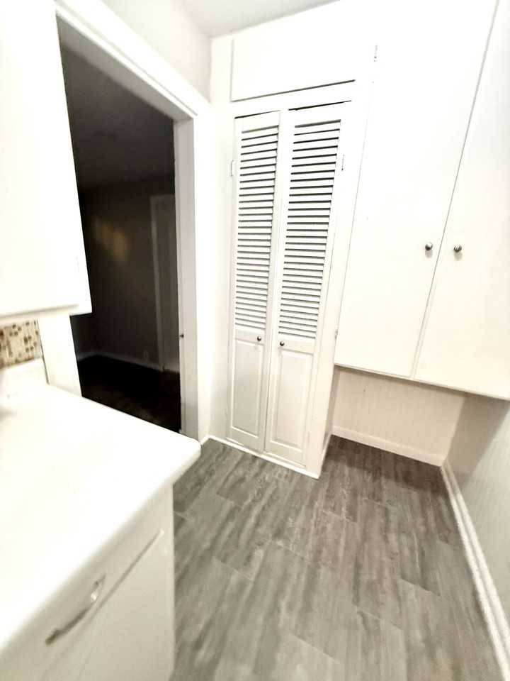 1010 C St Nw #1 - Photo 6 of 32