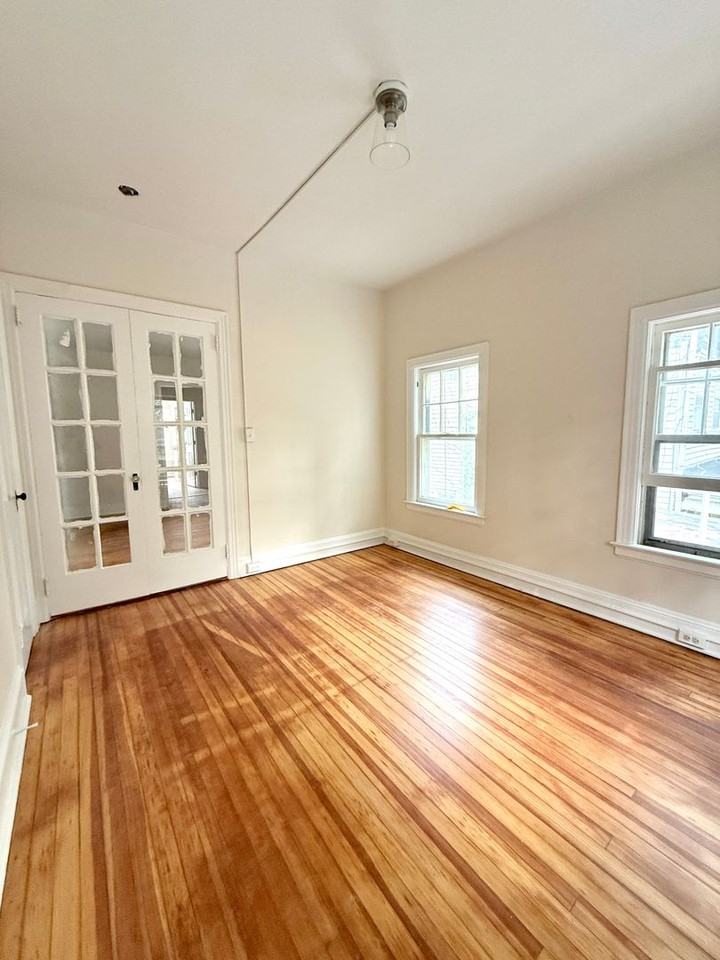 37 Green St - Photo 4 of 26