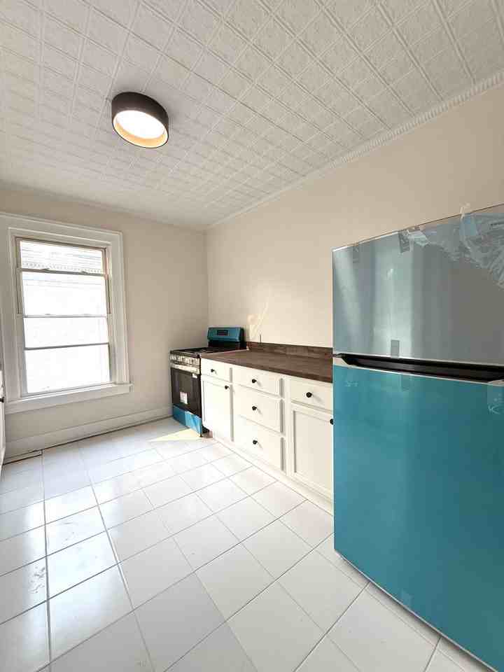 37 Green St - Photo 7 of 26
