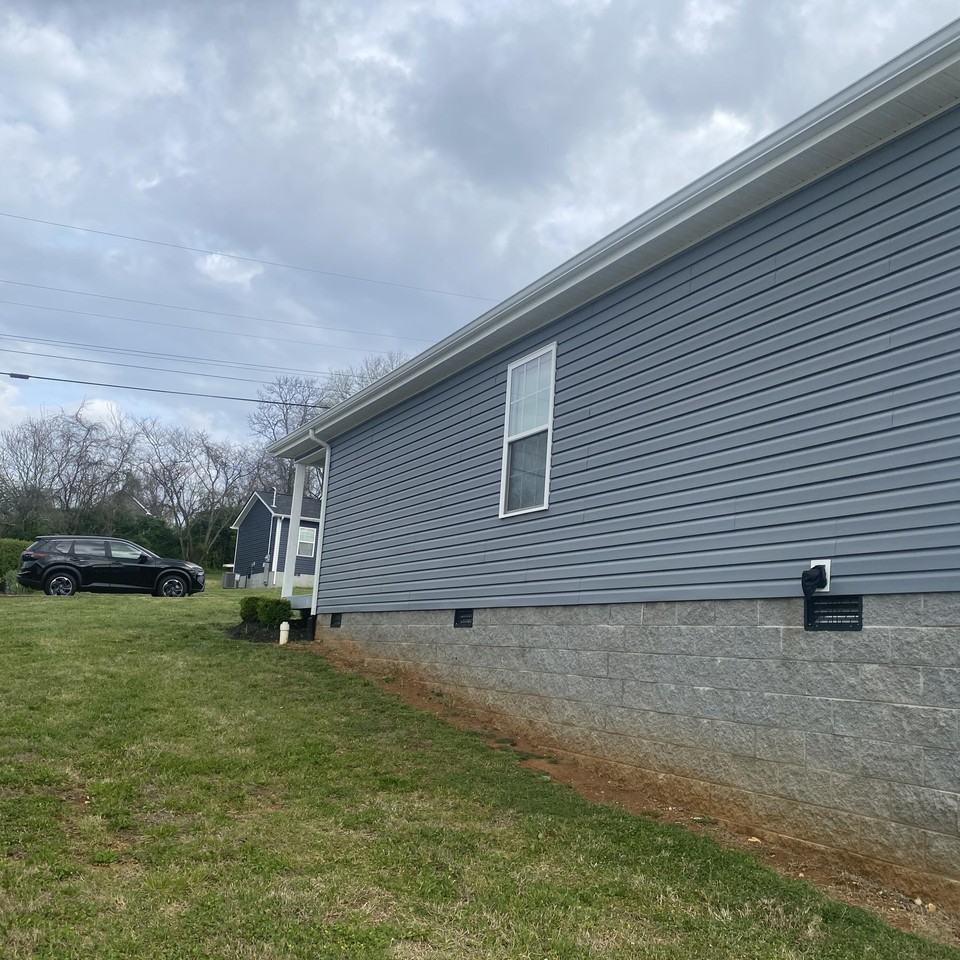430 E Converse St - Photo 2 of 4