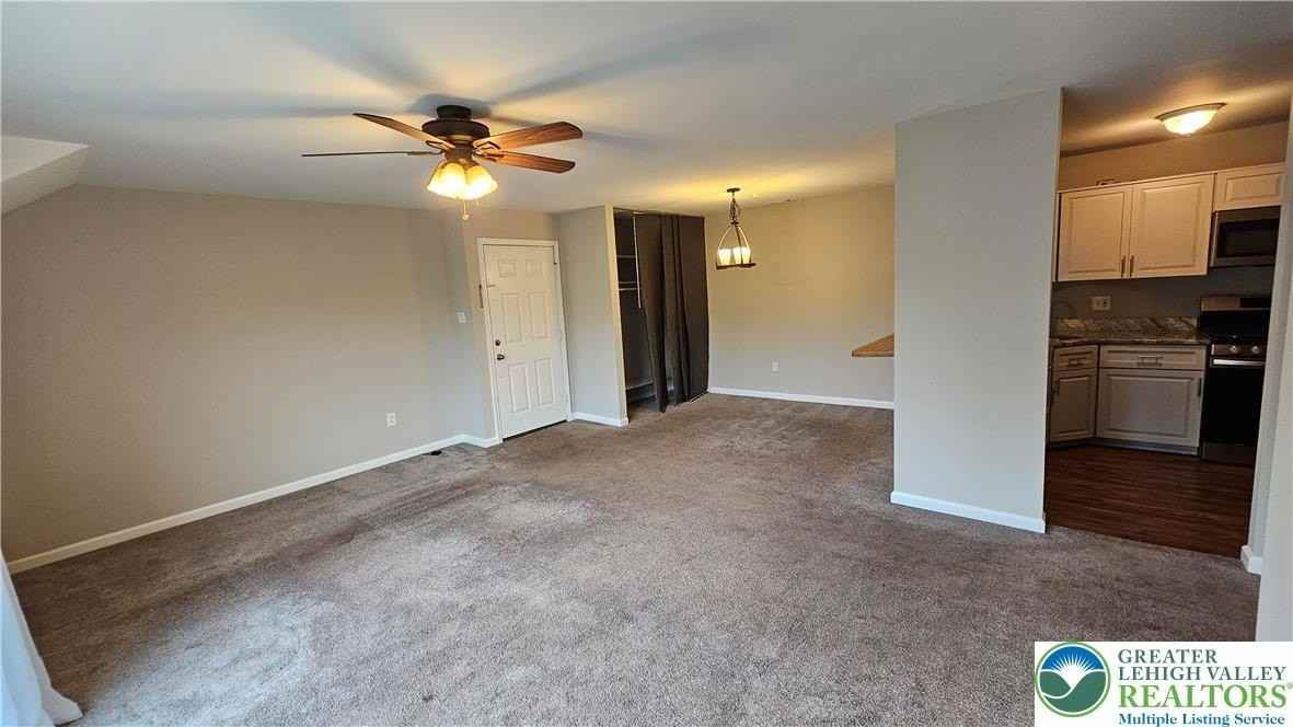 1016 Dogwood Ct - Photo 5 of 19