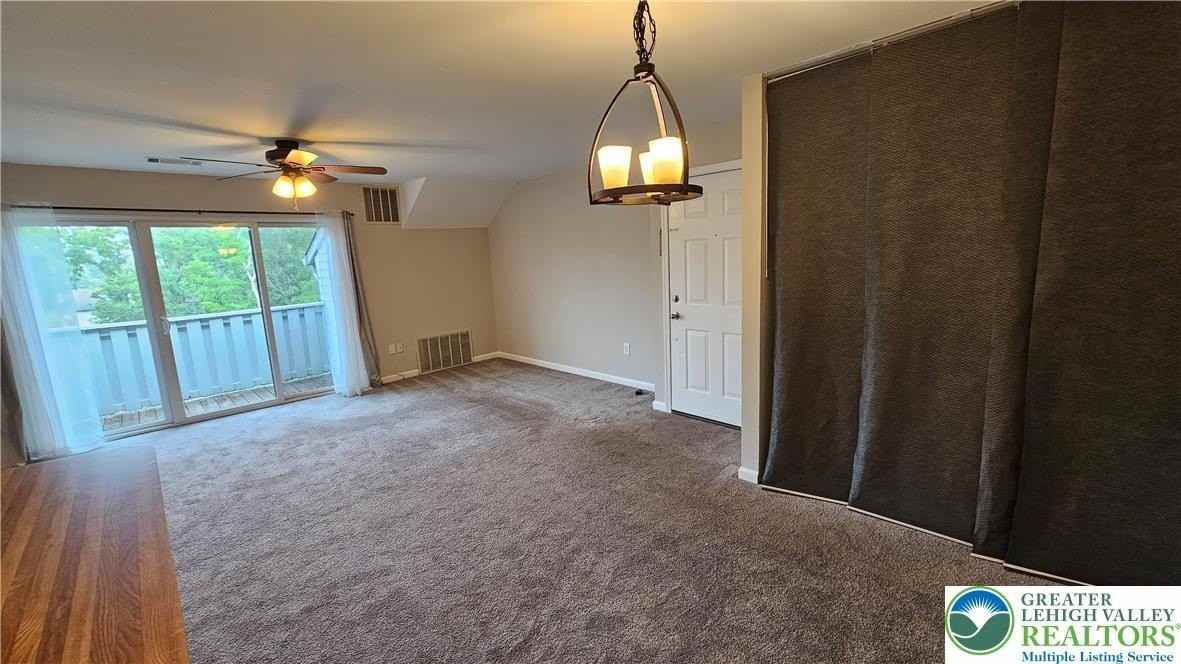 1016 Dogwood Ct - Photo 6 of 19