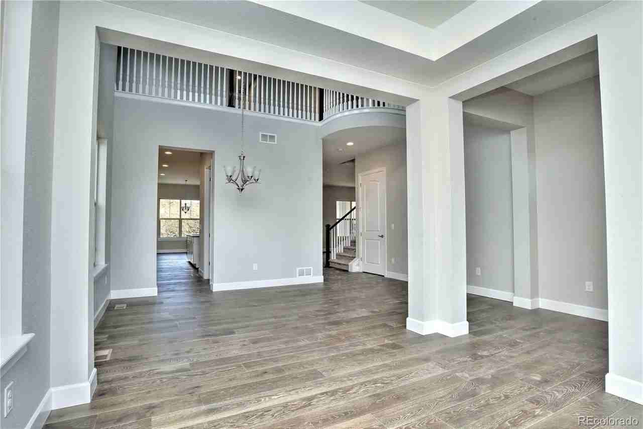 6040 S Olive Ct - Photo 3 of 27